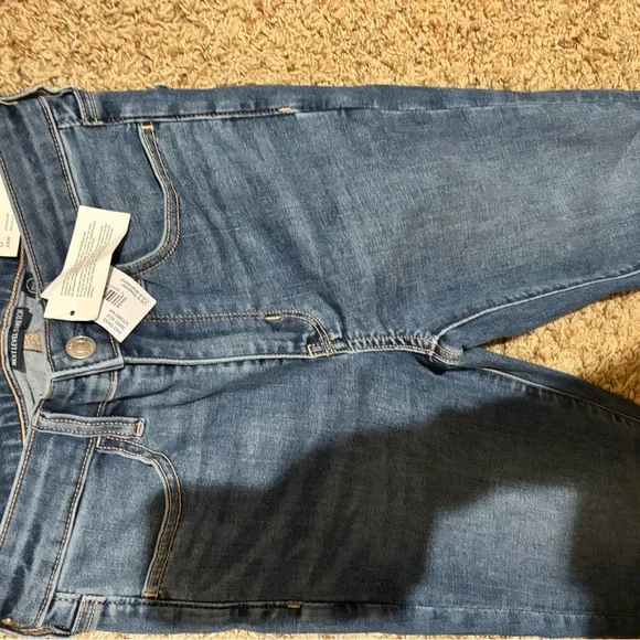 American Eagle Outfitters High-Rise Denim Jeans - Picture 2 of 3